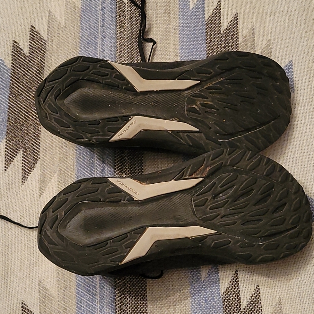 Boy adidas size 4 - Picture 2 of 3